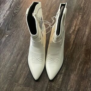 Universal Thread Cream Ankle Booties